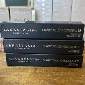 Magic Touch Concealer  color 18